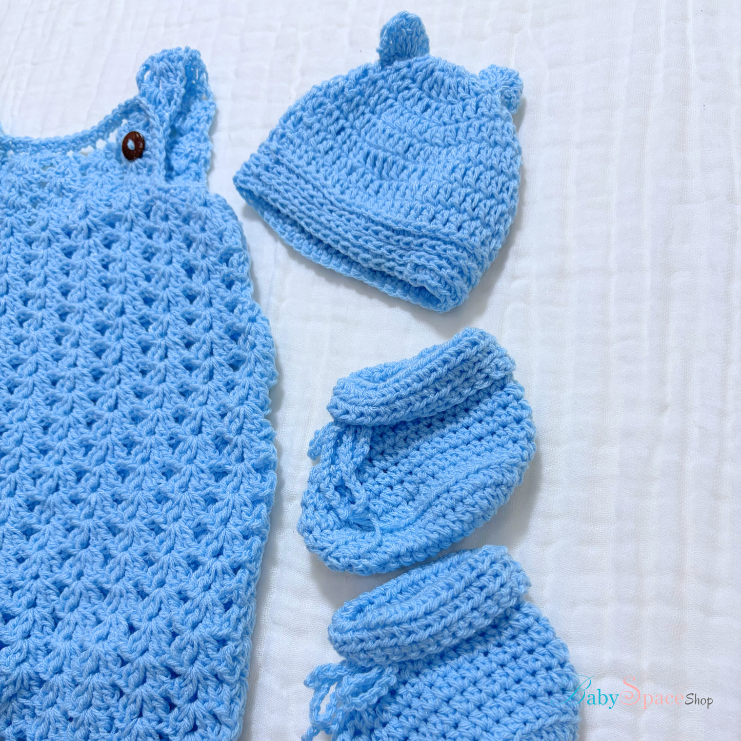 Crochet Dungaree, Hat and Socks - 0 to 3 Month