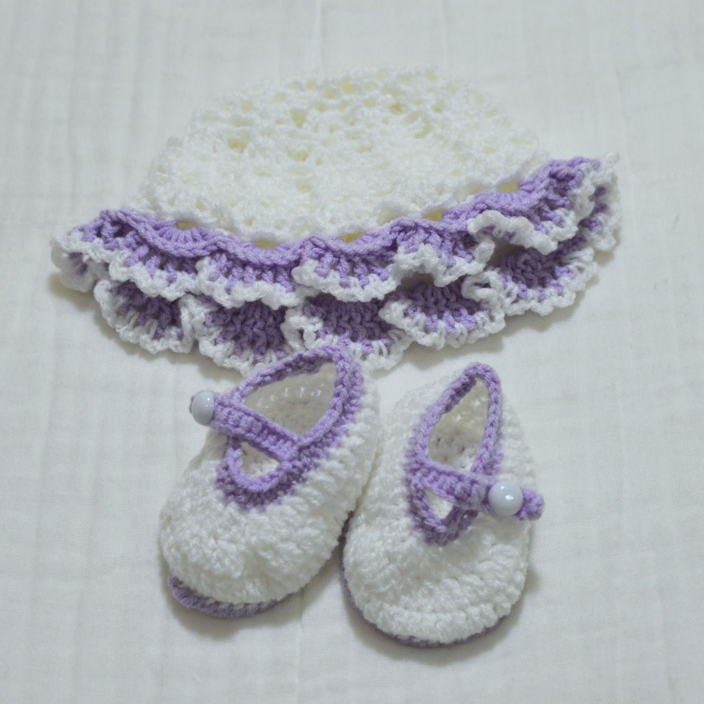Crochet Baby Hat and Socks Set 0 to 3 Month