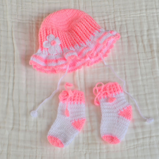 Crochet / Knitted Baby Hat and Socks Set - Pink Newborn