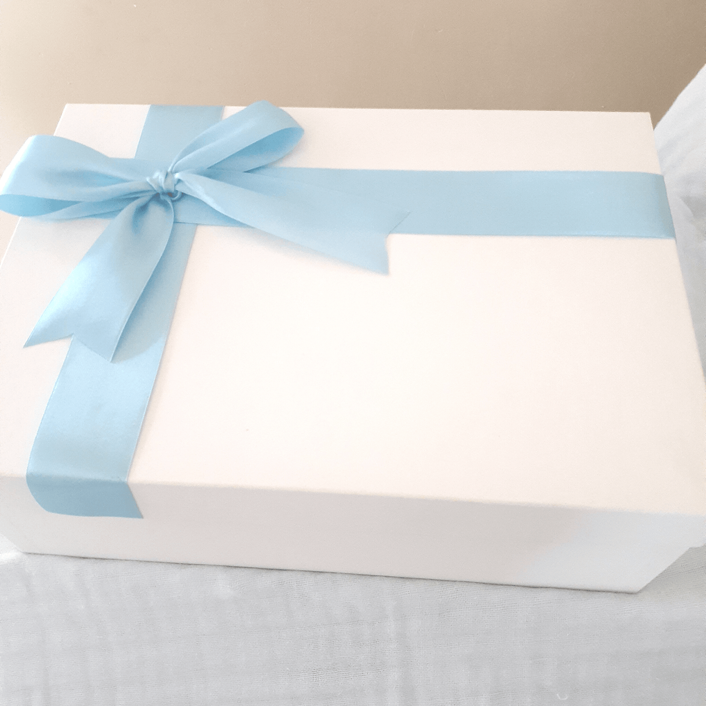 Gift wrapping - Box or Basket With Ribbon